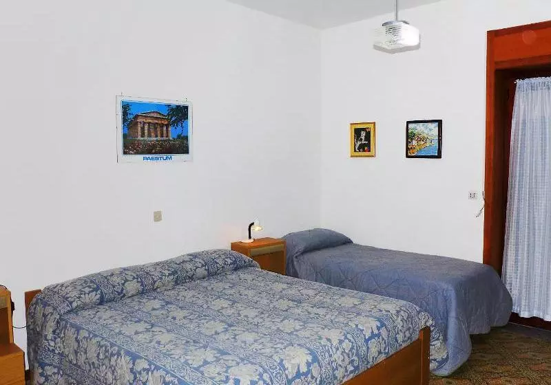 هتل Mare Di Paestum