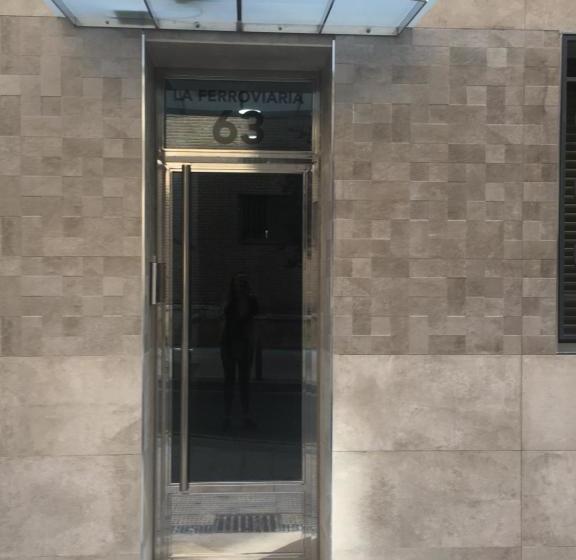 Отель La Ferroviaria Pensión No Fumadores Sin Ascensor