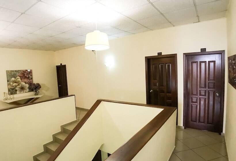 هتل Residencial Luxan