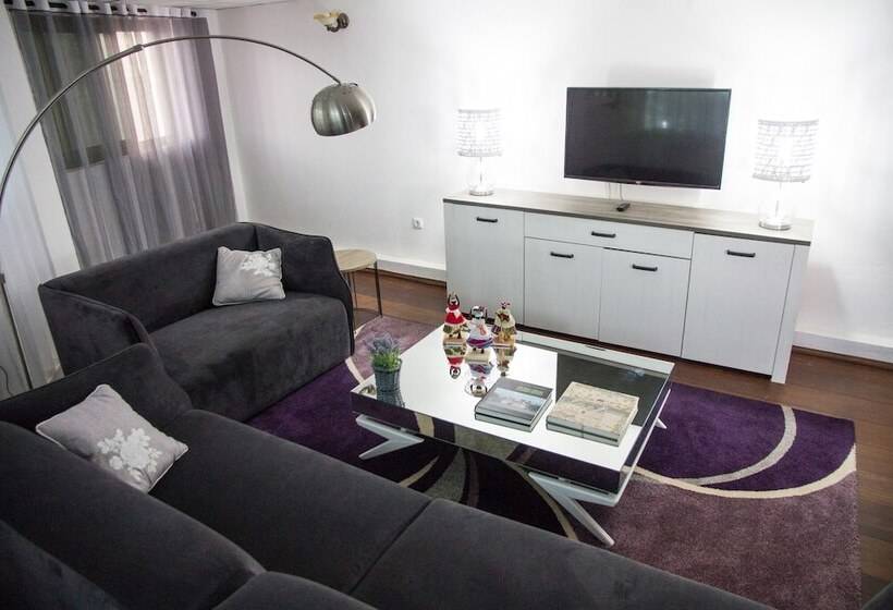 هتل Residencial Luxan