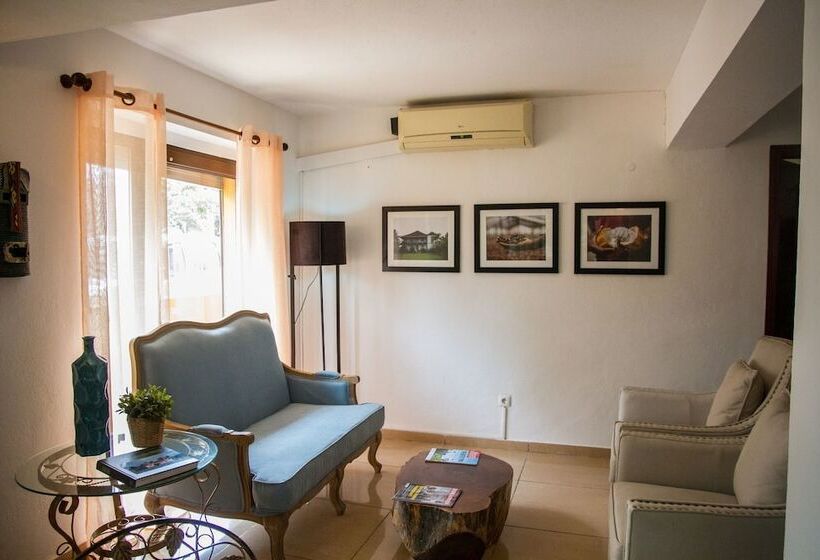 هتل Residencial Luxan