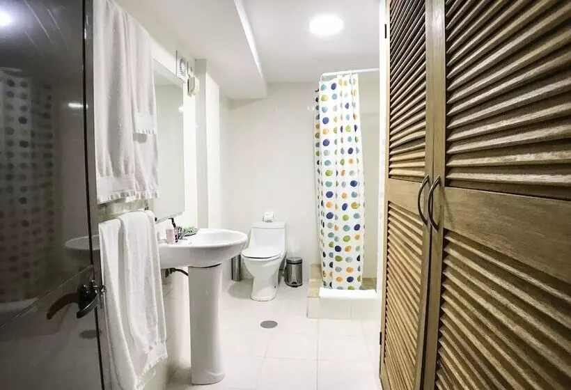 هتل Residencial Luxan