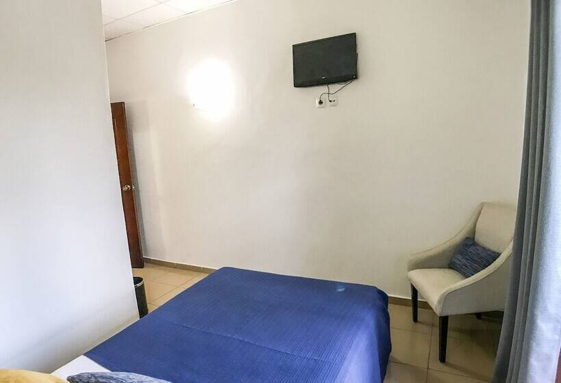 هتل Residencial Luxan