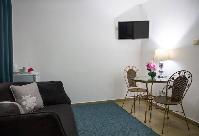 هتل Residencial Luxan