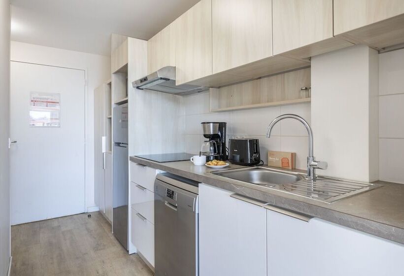 Отель Résidence Pierre & Vacances Les Jardins De La Côte D Azur