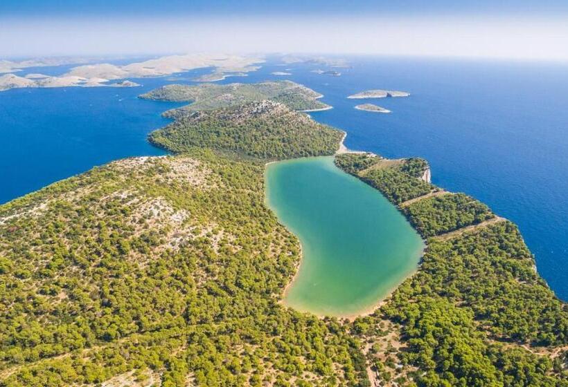 בית מלון כפרי Villas Arausana & Antonina