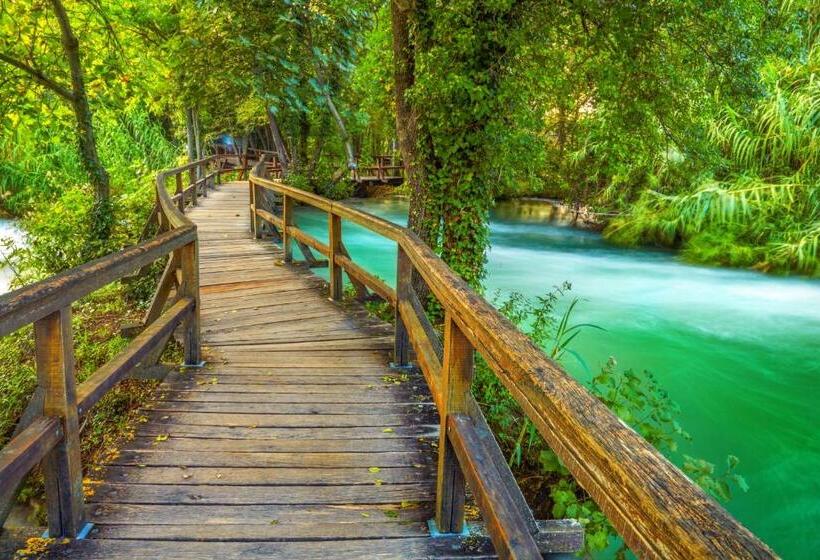 בית מלון כפרי Villas Arausana & Antonina