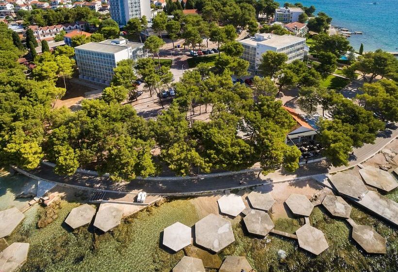 בית מלון כפרי Villas Arausana & Antonina