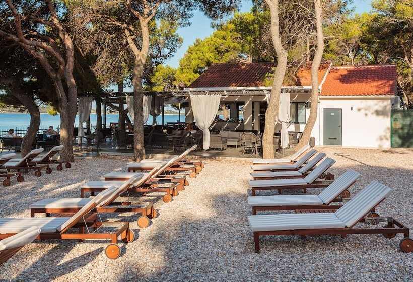 בית מלון כפרי Villas Arausana & Antonina