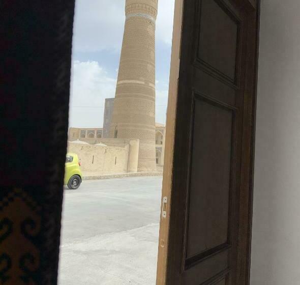 هاستل Art Suzani National House