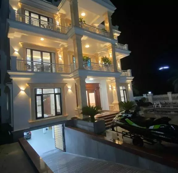 Hotelli Phượng Hoàng Villa