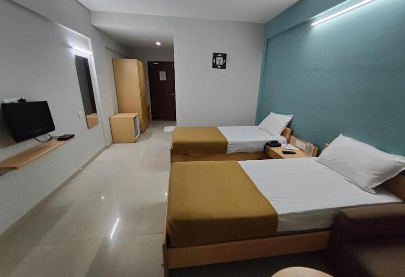 S S Hotel And Resort