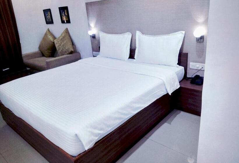 S S Hotel And Resort