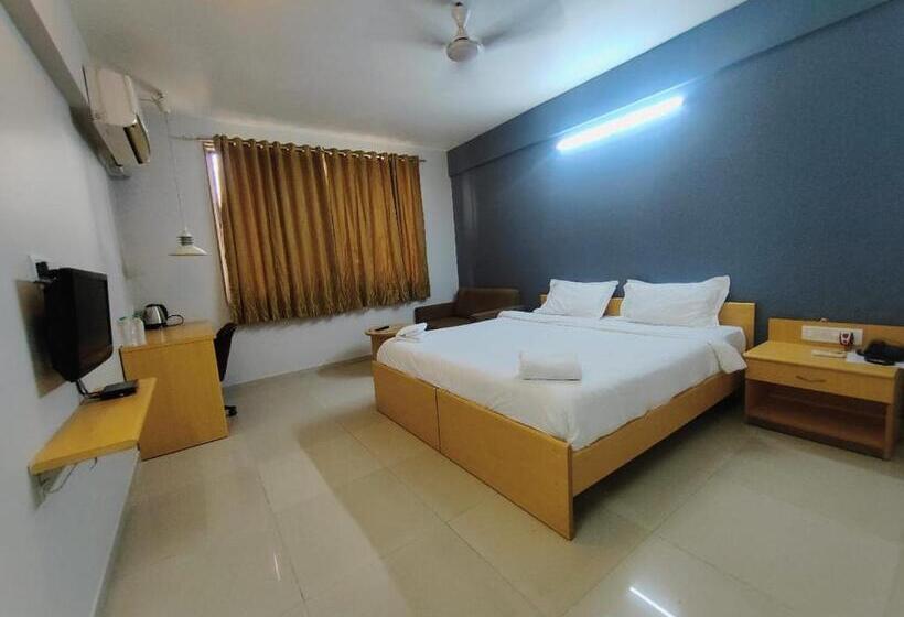 S S Hotel And Resort