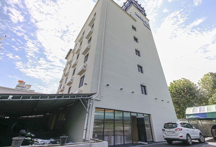 Brown Dot Hotel Sinan