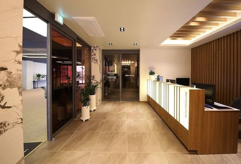 Brown Dot Hotel Sinan