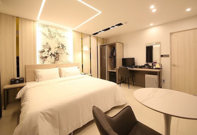 Brown Dot Hotel Sinan