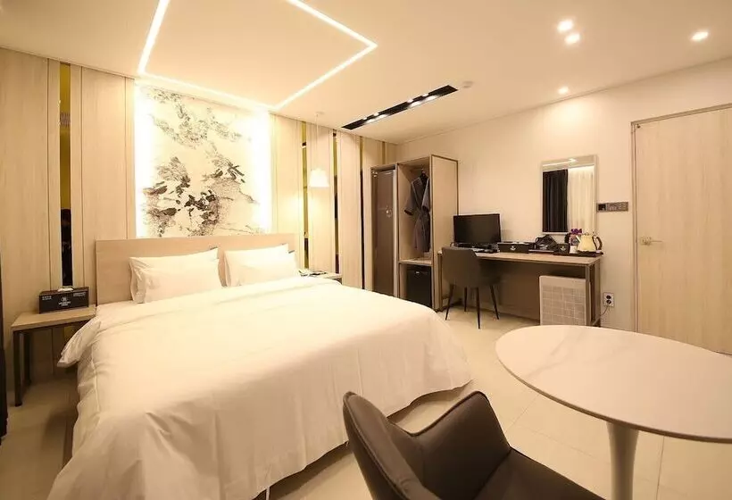 Brown Dot Hotel Sinan