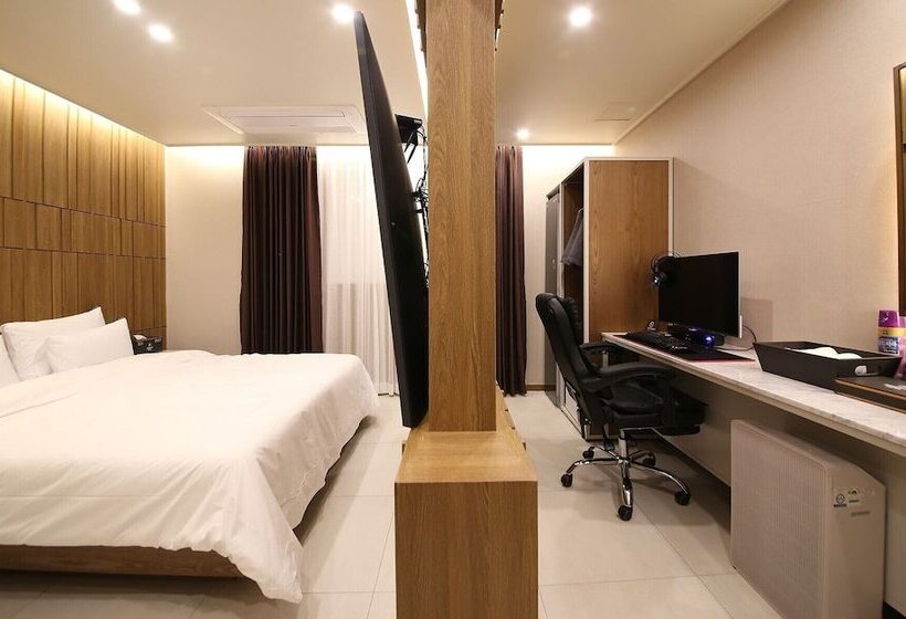 Brown Dot Hotel Sinan