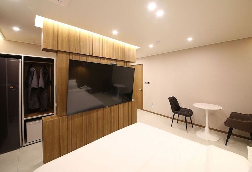 Brown Dot Hotel Sinan