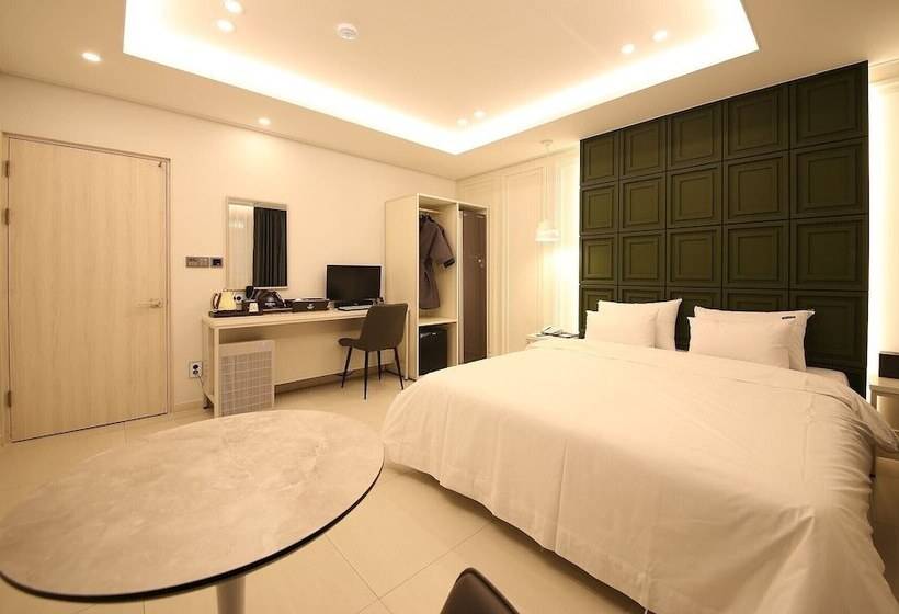 Brown Dot Hotel Sinan