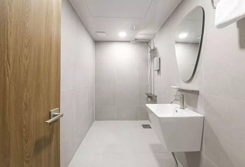 Brown Dot Hotel Sinan