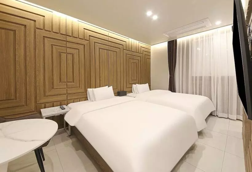 Brown Dot Hotel Sinan