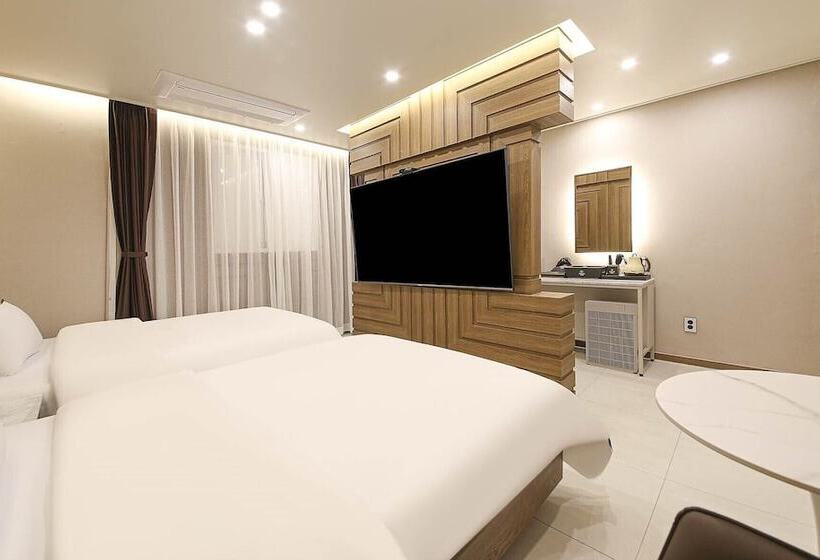 Brown Dot Hotel Sinan