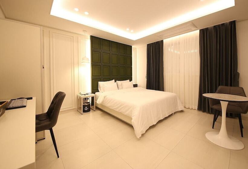 Brown Dot Hotel Sinan