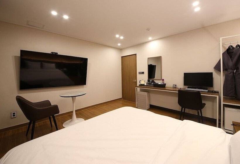 Brown Dot Hotel Sinan