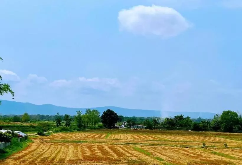 Hotelli คีรีศิลป์ รีสอร์ท เชียงราย