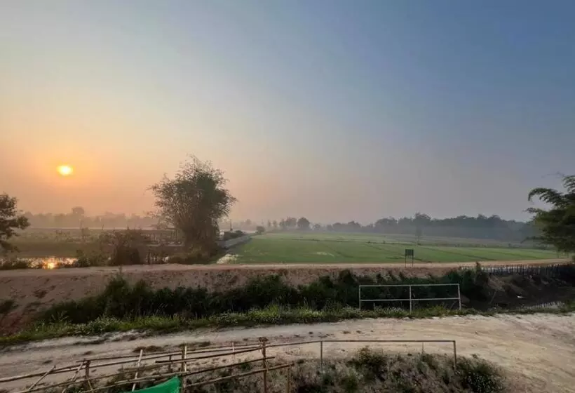 Hotelli คีรีศิลป์ รีสอร์ท เชียงราย