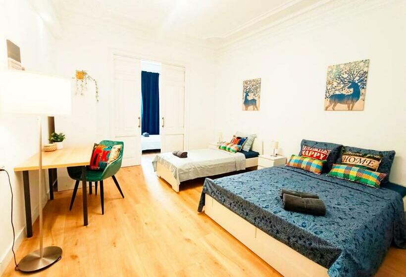 هاستل By Born & Gothic Rooms