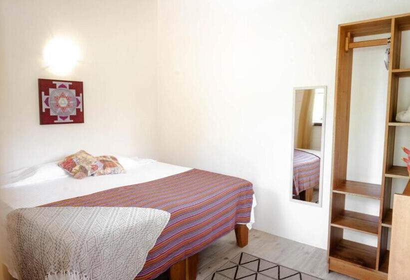 پانسیون Awake Uvita