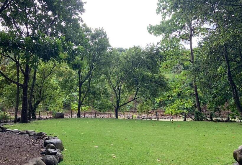 پانسیون Awake Uvita