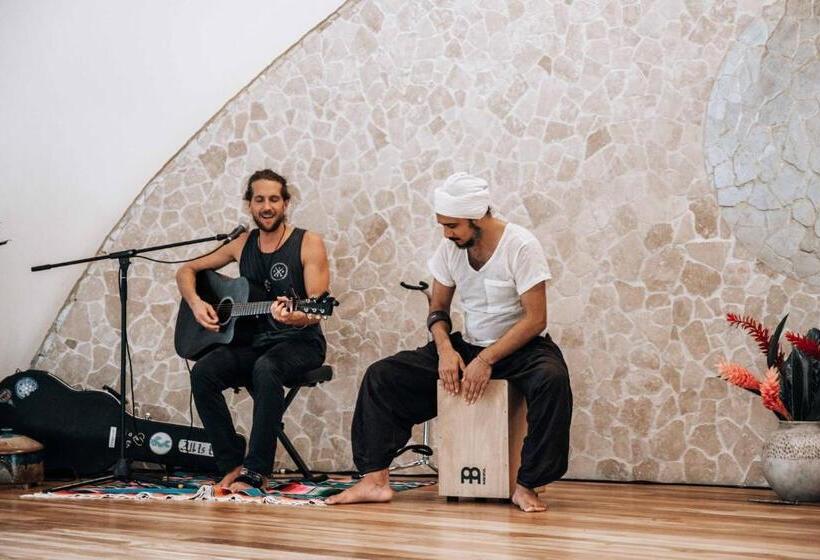 پانسیون Awake Uvita