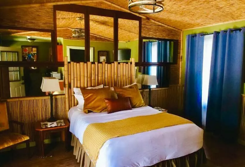ユースホステル The Huisache Room   The Ranch House Motel