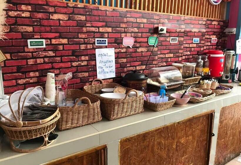 Hotelli บ้านเนวี่ เกาะล้าน