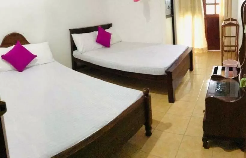 Kapselihotelli Sunila Family Rest Anuradhapura