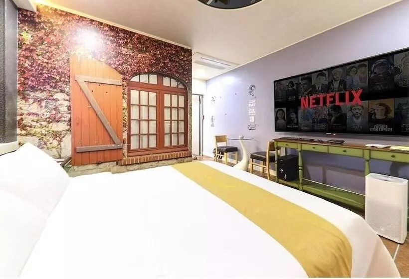 Hotelli Hera Drive In