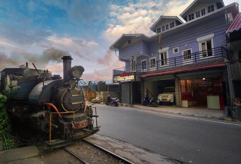 Hotel Hill Queen Near Sherpa Gumba Darjeeling Mall 5 Min Couple Friendly