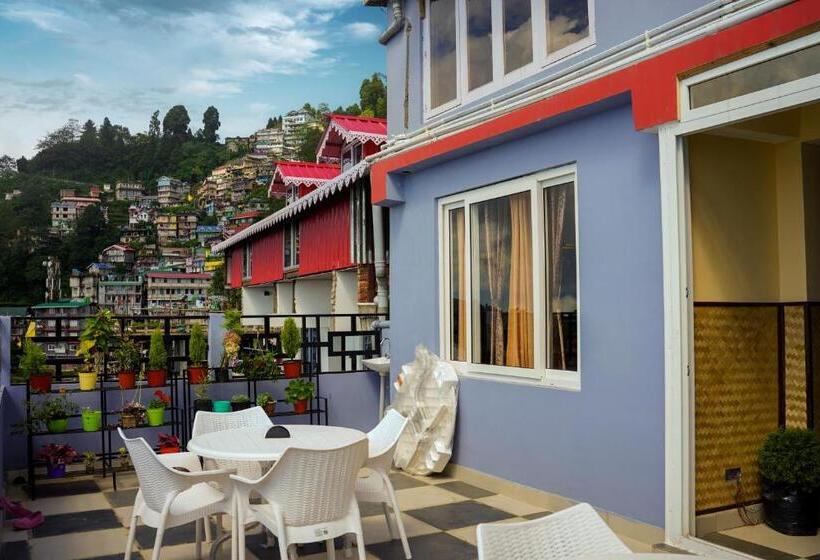 Hotel Hill Queen Near Sherpa Gumba Darjeeling Mall 5 Min Couple Friendly
