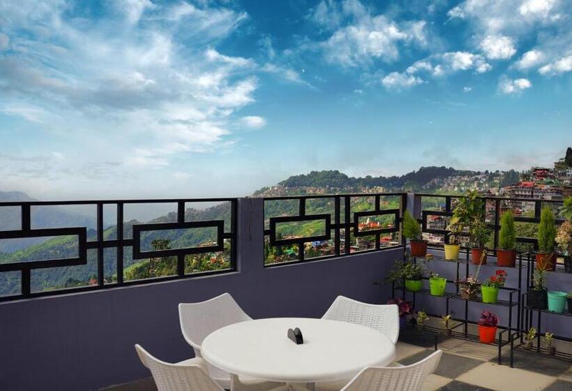 Hotel Hill Queen Near Sherpa Gumba Darjeeling Mall 5 Min Couple Friendly