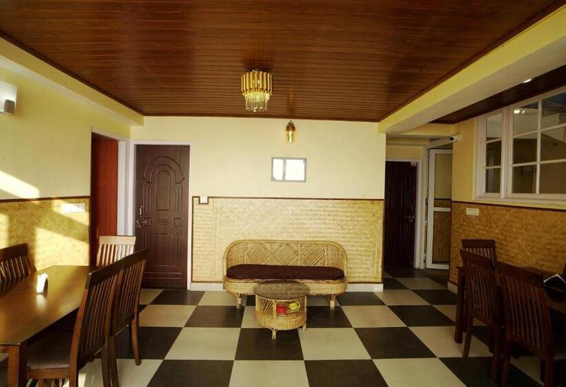 Hotel Hill Queen Near Sherpa Gumba Darjeeling Mall 5 Min Couple Friendly