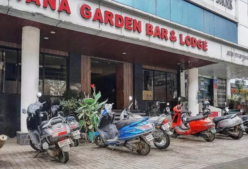 ホテル Oyo Flagship Savanna Garden Lodge