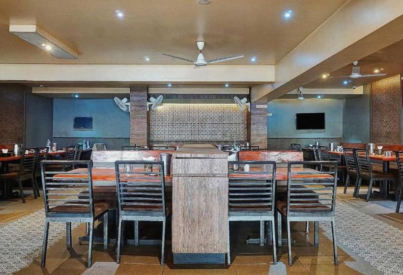 فندق Oyo Flagship Savanna Garden Lodge