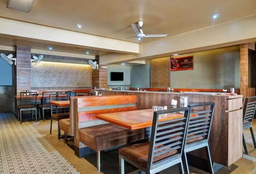ホテル Oyo Flagship Savanna Garden Lodge