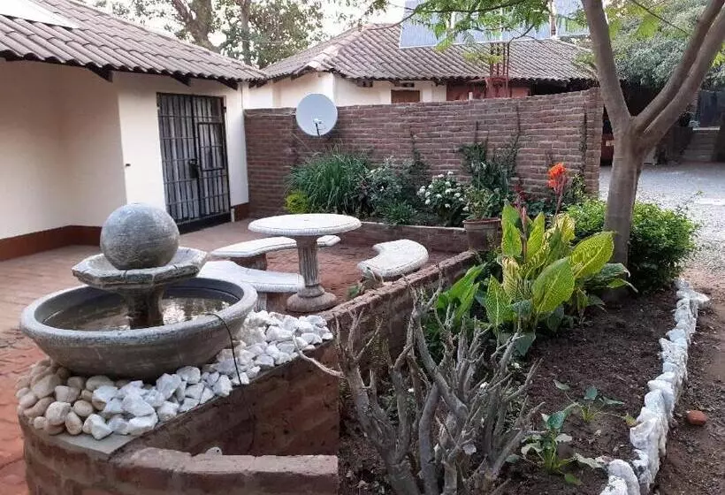 تختخواب و صبحانه Sonke Ball House