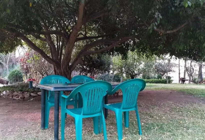 تختخواب و صبحانه Sonke Ball House