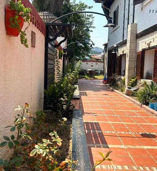 בית מלון כפרי Black Lotus İzmir